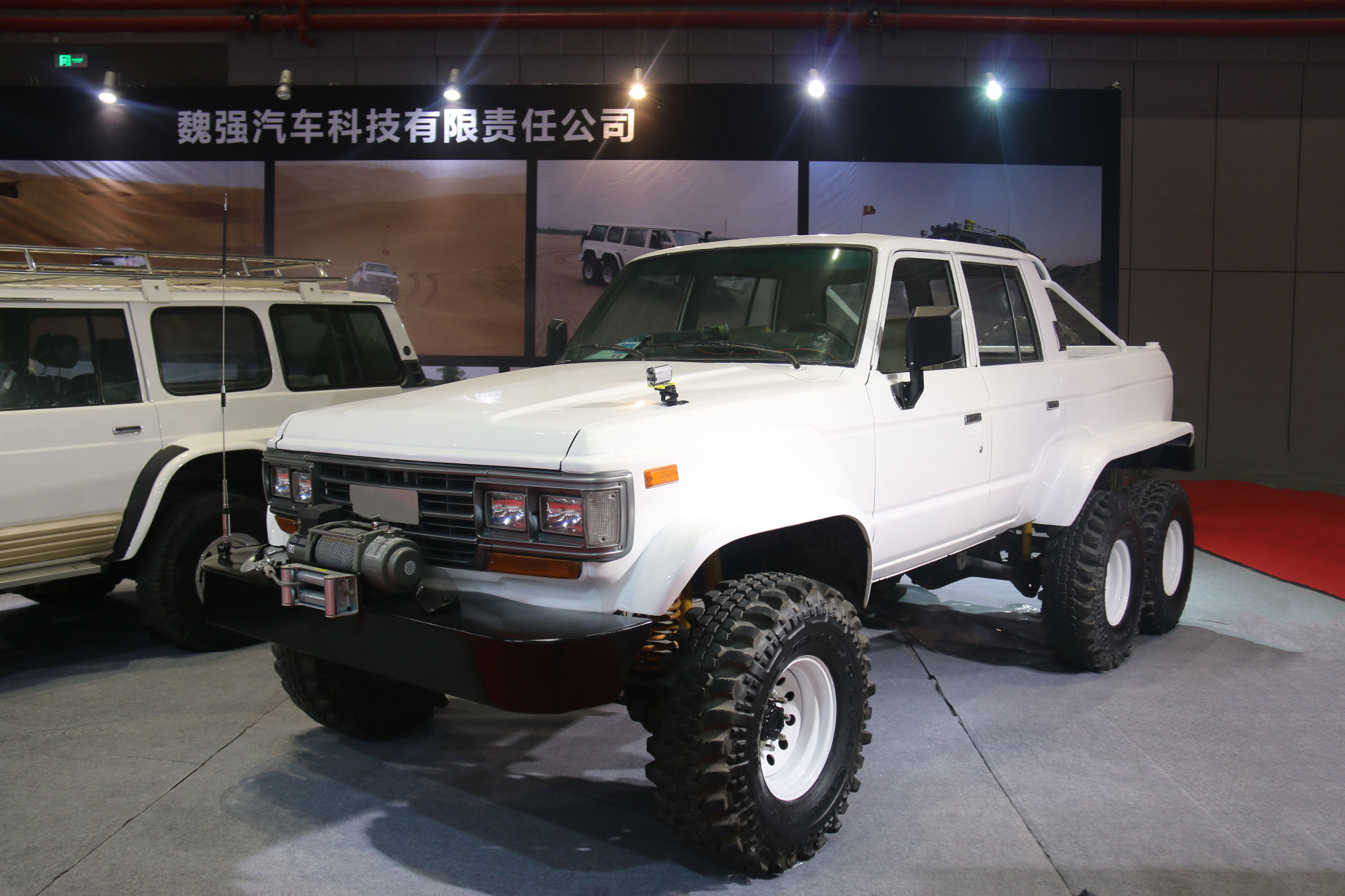 6X6 White Pickup Truck